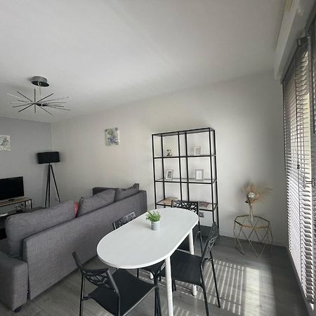City & Cosy, Lyon Charcot- Wifi - Lave Linge - Balcon - Parking Ngoại thất bức ảnh