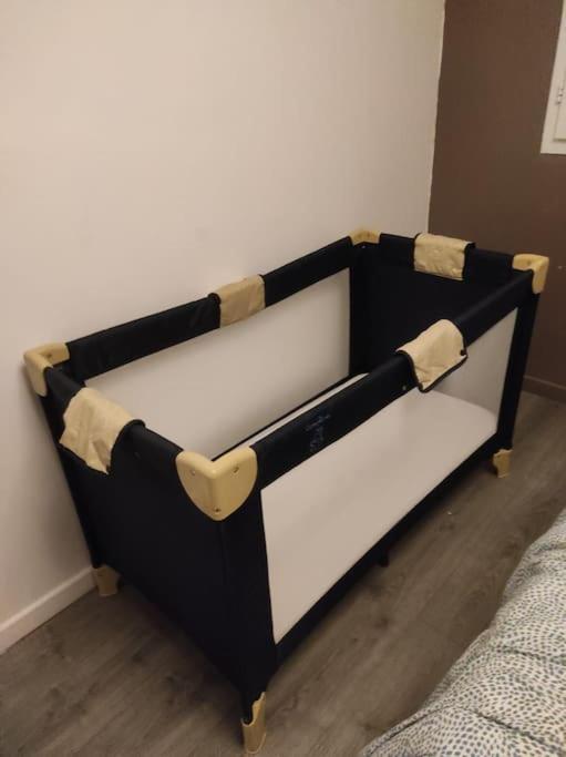 City & Cosy, Lyon Charcot- Wifi - Lave Linge - Balcon - Parking Ngoại thất bức ảnh
