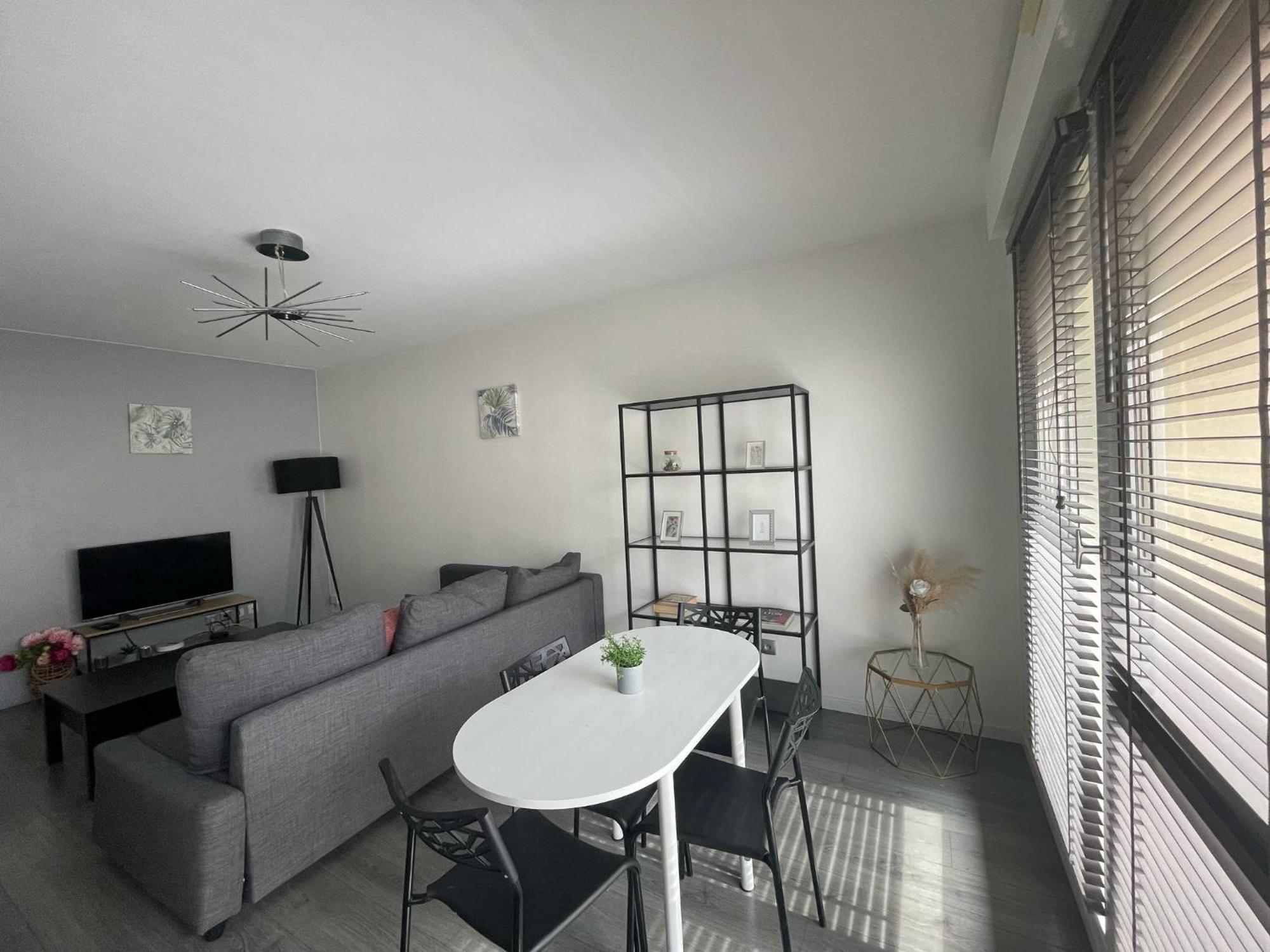 City & Cosy, Lyon Charcot- Wifi - Lave Linge - Balcon - Parking Ngoại thất bức ảnh