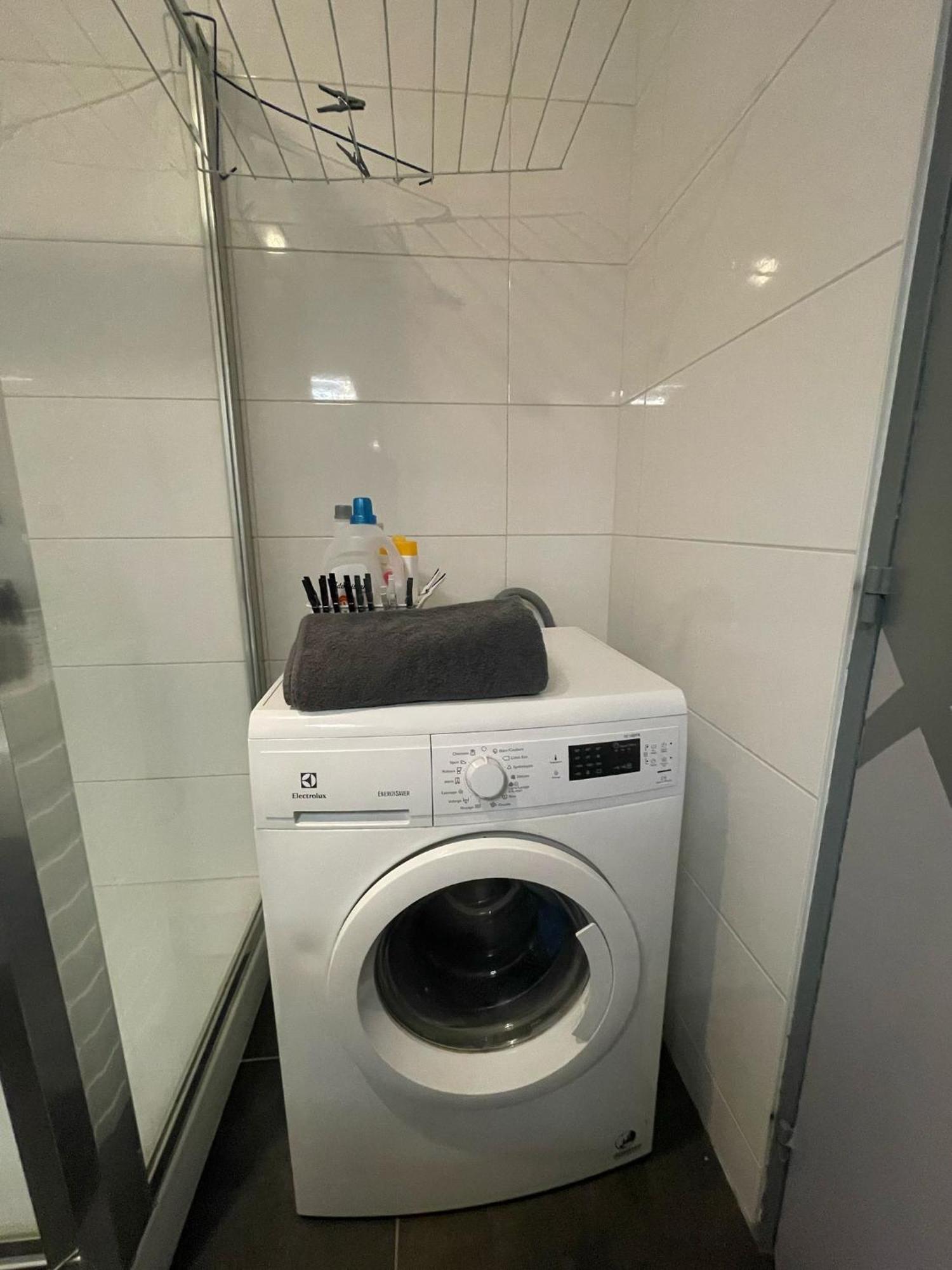 City & Cosy, Lyon Charcot- Wifi - Lave Linge - Balcon - Parking Ngoại thất bức ảnh